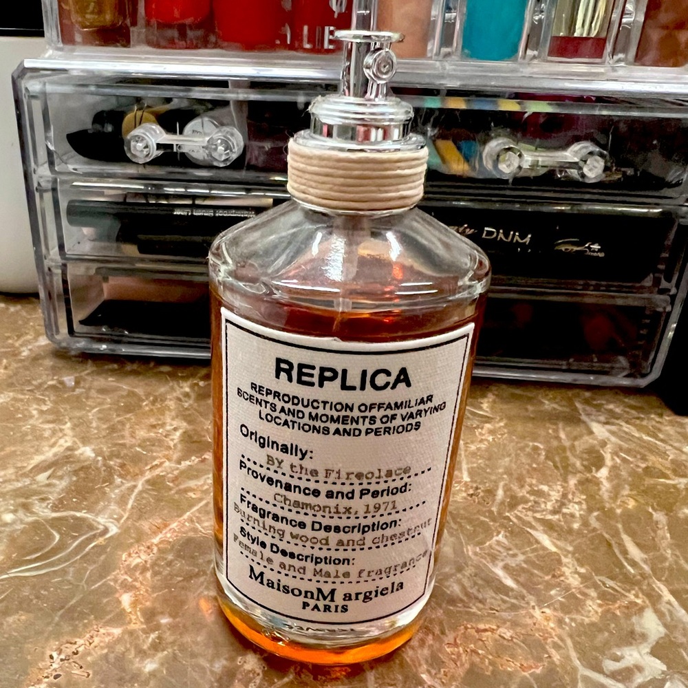 Replica by the fireplace perfume!